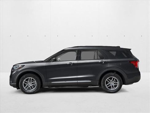 New 2026 Ford Explorer Active RWD image 3