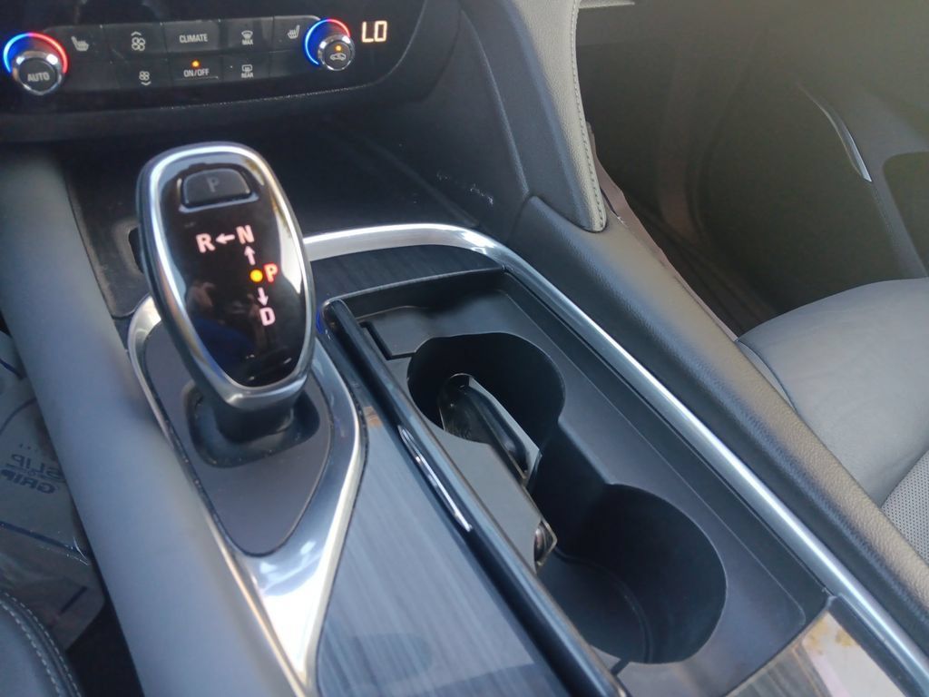 Used 2020 Buick Enclave Essence AWD/4WD image 34