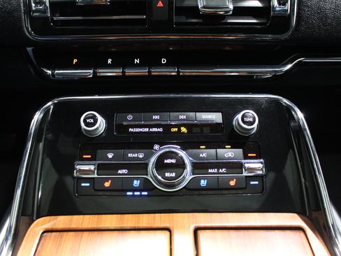 Used 2019 Lincoln Navigator L Reserve w/ Cargo Package AWD/4WD image 18