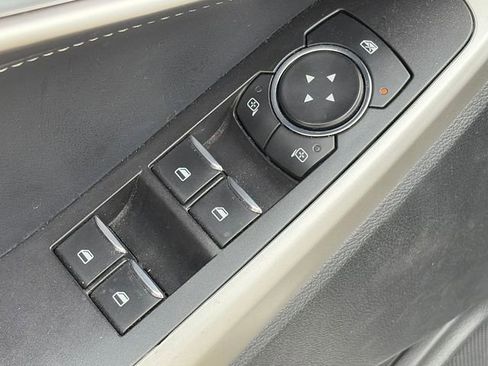 Used 2021 Ford Explorer XLT RWD image 15