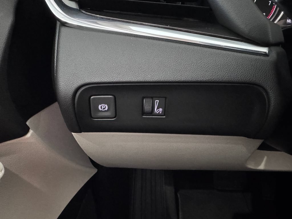 Certified 2023 Buick Enclave Essence AWD/4WD image 25