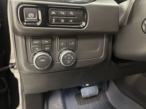 New 2026 GMC Yukon XL Denali w/ Sun & Power Step Package AWD/4WD image 18