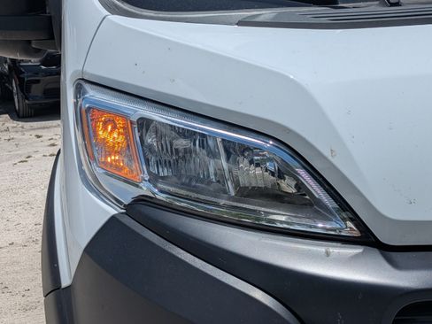 Used 2026 RAM ProMaster 2500 w/ Convenience Group FWD image 9