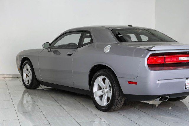Used 2013 Dodge Challenger R/T RWD image 39