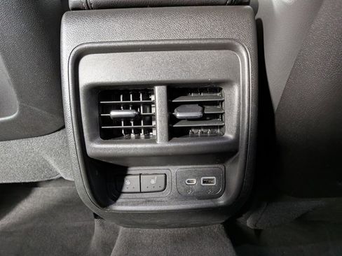 Certified 2022 Cadillac XT4 Premium Luxury w/ Enhanced Visibility Package image 31