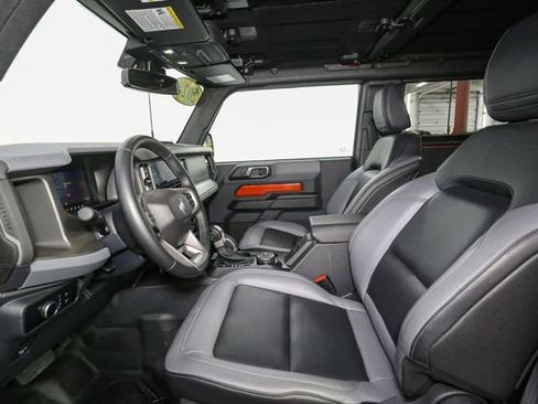 Used 2024 Ford Bronco Big Bend w/ Sasquatch Package AWD/4WD image 35