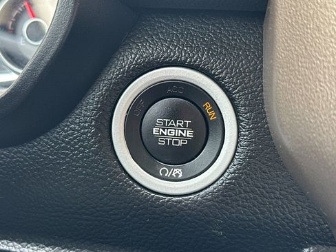 Used 2019 RAM 1500 Laramie image 28