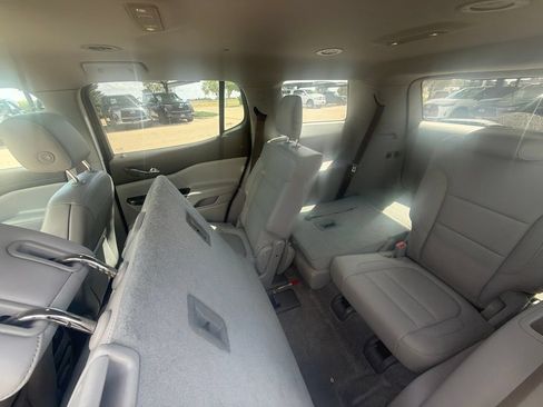 Used 2019 GMC Acadia SLT w/ LPO, Cargo Package AWD/4WD image 19