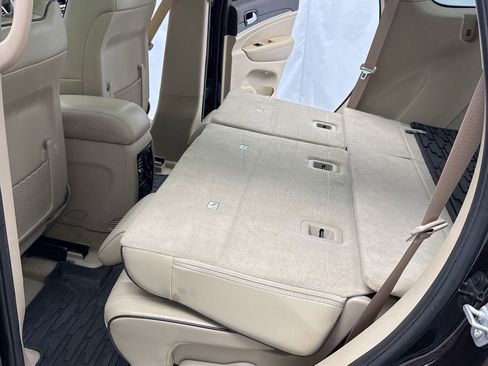 Used 2019 Jeep Grand Cherokee Overland image 41