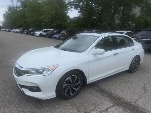 Used 2017 Honda Accord EX image 13