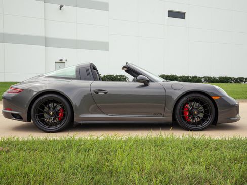 Used 2019 Porsche 911 Targa 4 GTS AWD/4WD image 6