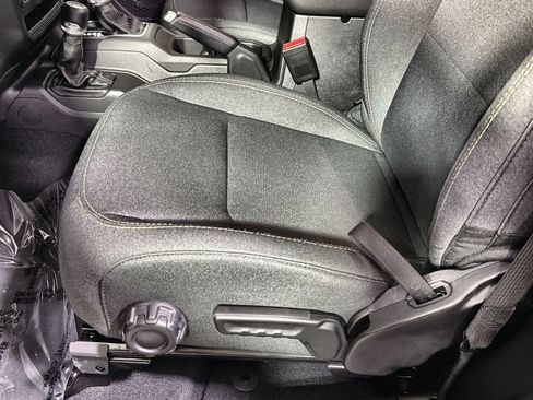 Used 2024 Jeep Wrangler Sport S image 14