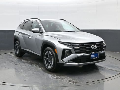 Certified 2025 Hyundai Tucson SEL image 3