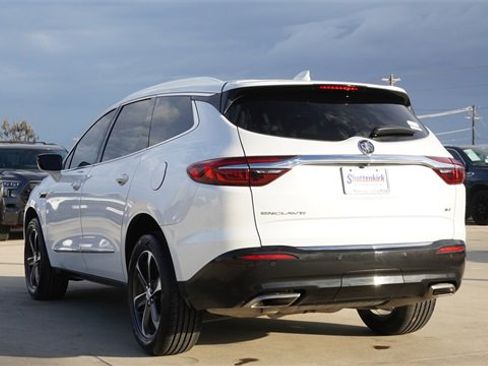 Used 2021 Buick Enclave Essence w/ Sport Touring Edition image 7