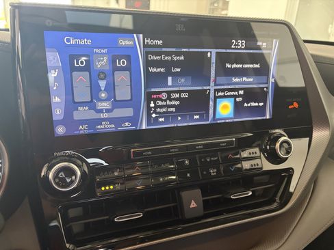 Used 2021 Toyota Highlander Platinum AWD/4WD image 17