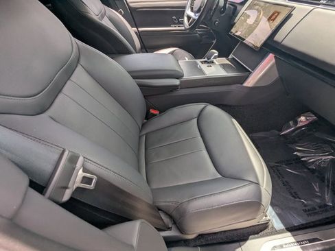Used 2024 Land Rover Range Rover Long Wheelbase Autobiography AWD/4WD image 23