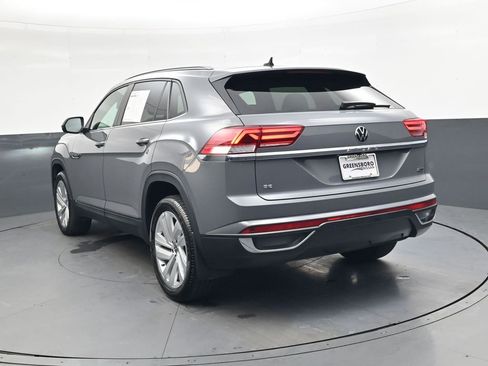 Used 2022 Volkswagen Atlas Cross Sport SE w/ Panoramic Sunroof Package image 5