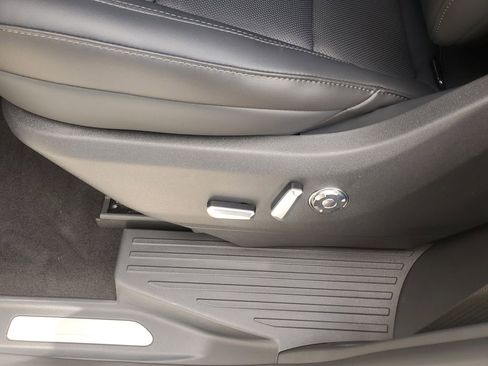 New 2025 Lincoln Navigator Reserve w/ Jet Appearance Package image 12