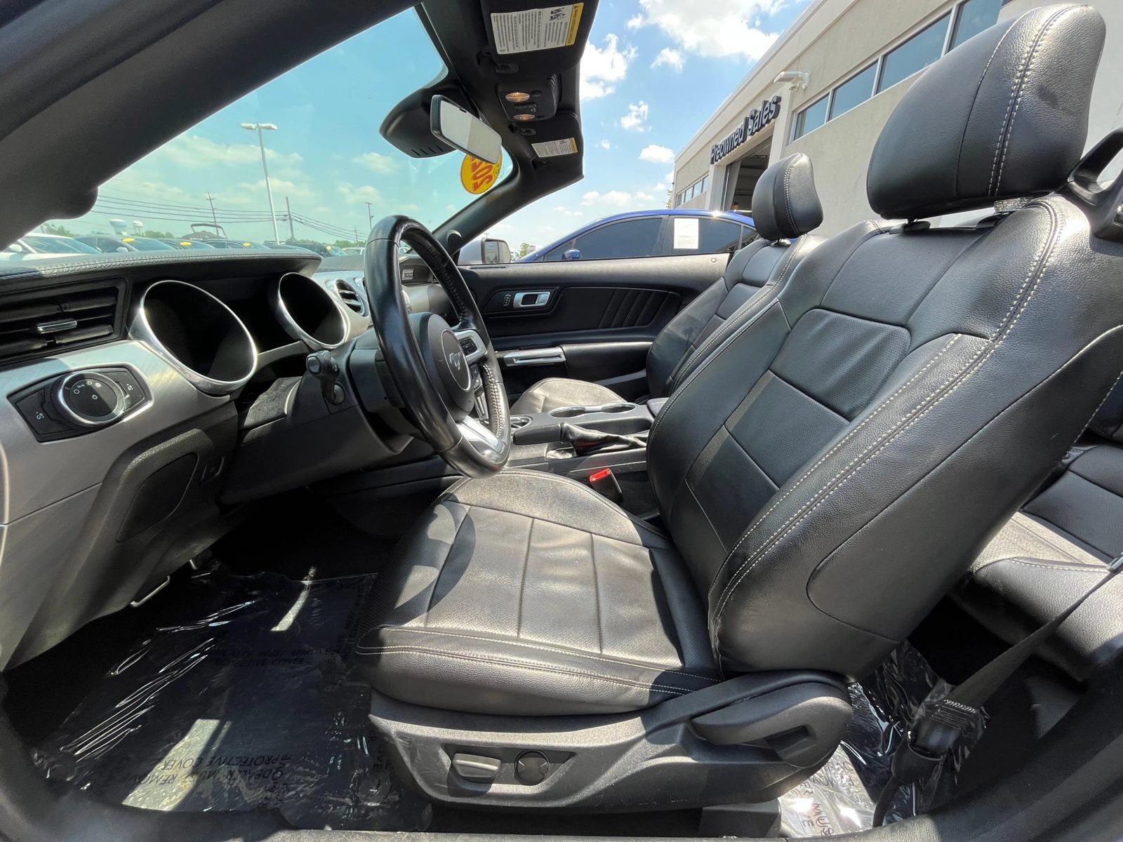 Used 2022 Ford Mustang Premium RWD image 31