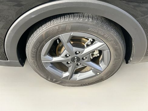 Used 2025 Kia K4 FWD image 11