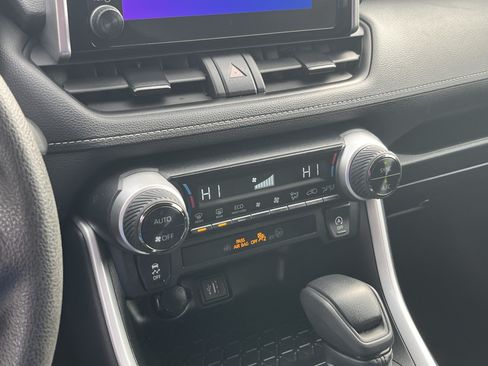Certified 2025 Toyota RAV4 XLE AWD/4WD image 27