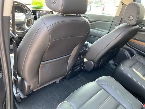 Used 2019 GMC Acadia Denali w/ Technology Package AWD/4WD image 33