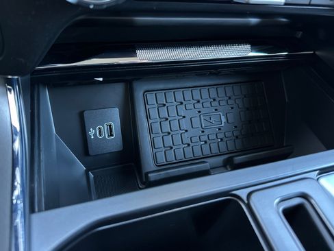 New 2025 Ford F150 Lariat w/ Equipment Group 502A High image 28