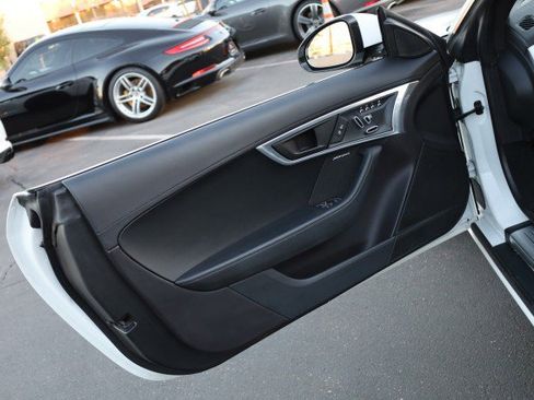 Used 2020 Jaguar F-TYPE Convertible image 21