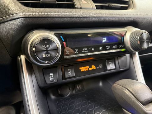 Used 2019 Toyota RAV4 XLE w/ Convenience Package image 13