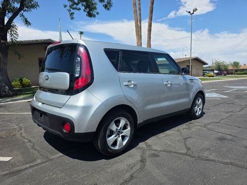 Used 2017 Kia Soul FWD image 6