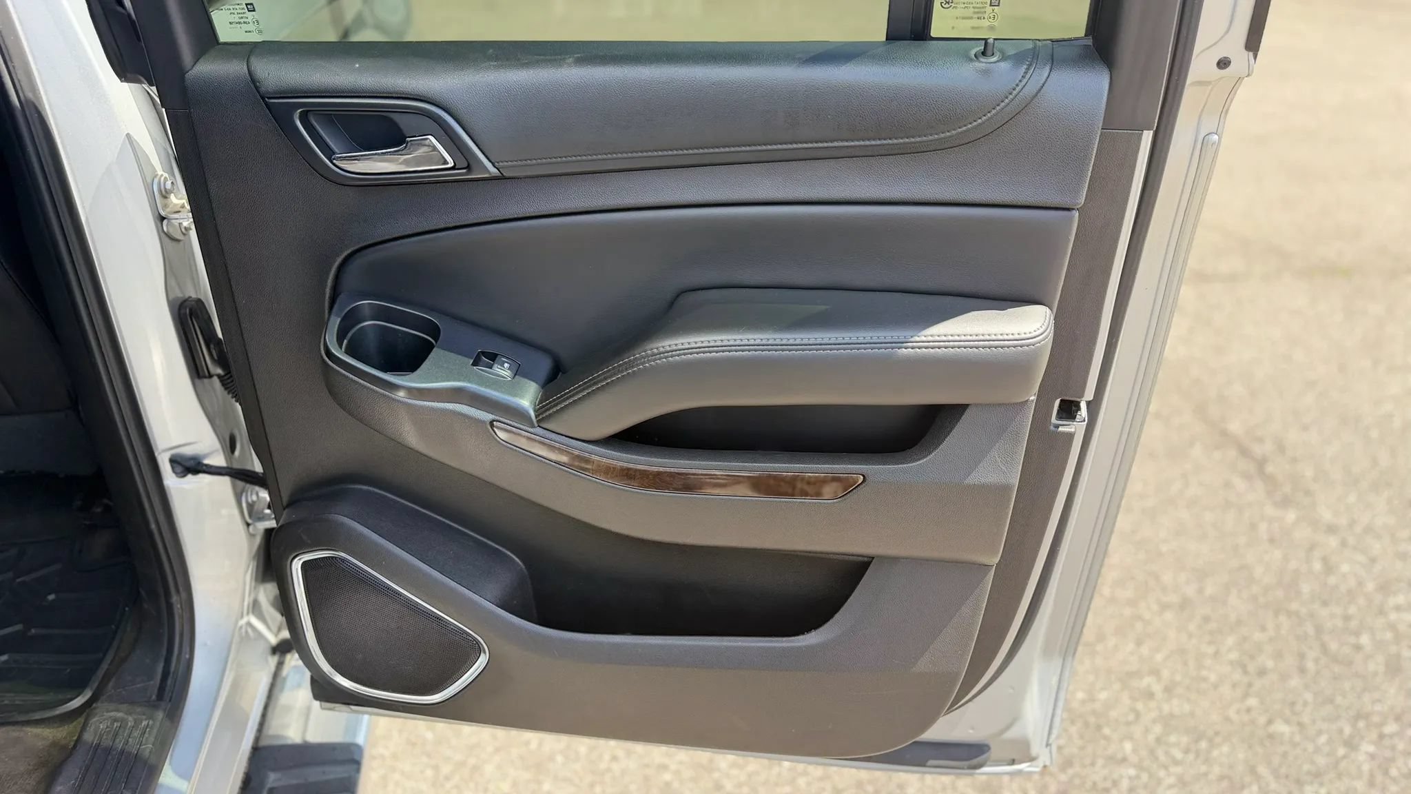 Used 2016 Chevrolet Suburban LT AWD/4WD image 15