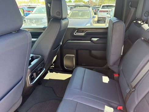 Used 2024 Chevrolet Silverado 3500 High Country w/ Technology Package AWD/4WD image 31