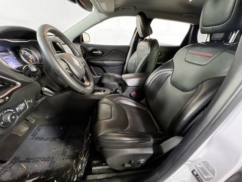 Used 2022 Jeep Cherokee Trailhawk w/ Premium Leather Package image 20