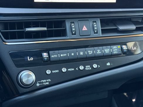 Certified 2025 Lexus ES 350 w/ Accessory Package (Z1) FWD image 23
