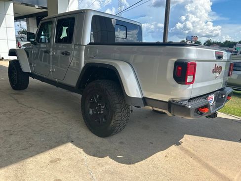 Used 2023 Jeep Gladiator Mojave w/ Cold Weather Group AWD/4WD image 5