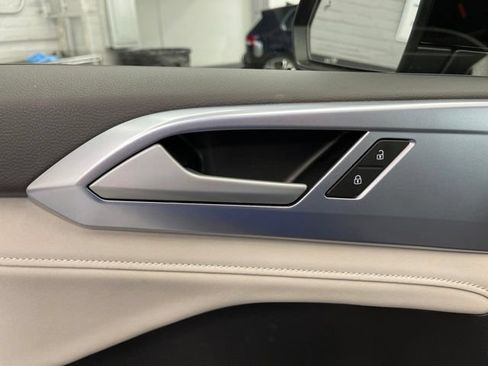New 2025 Volkswagen Taos SE w/ Panoramic Sunroof Package AWD/4WD image 26
