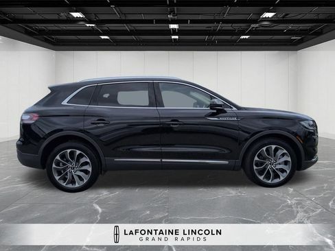 Certified 2022 Lincoln Nautilus Reserve w/ Luxury Package AWD/4WD image 6