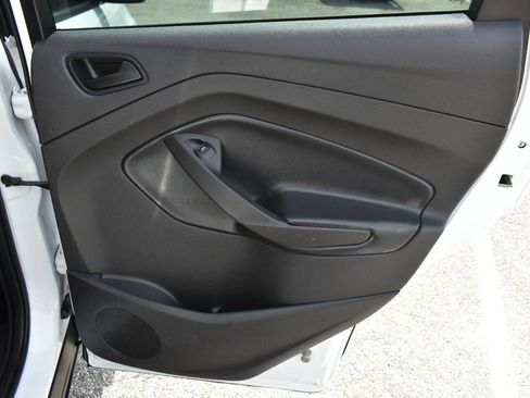 Used 2019 Ford Escape S image 33