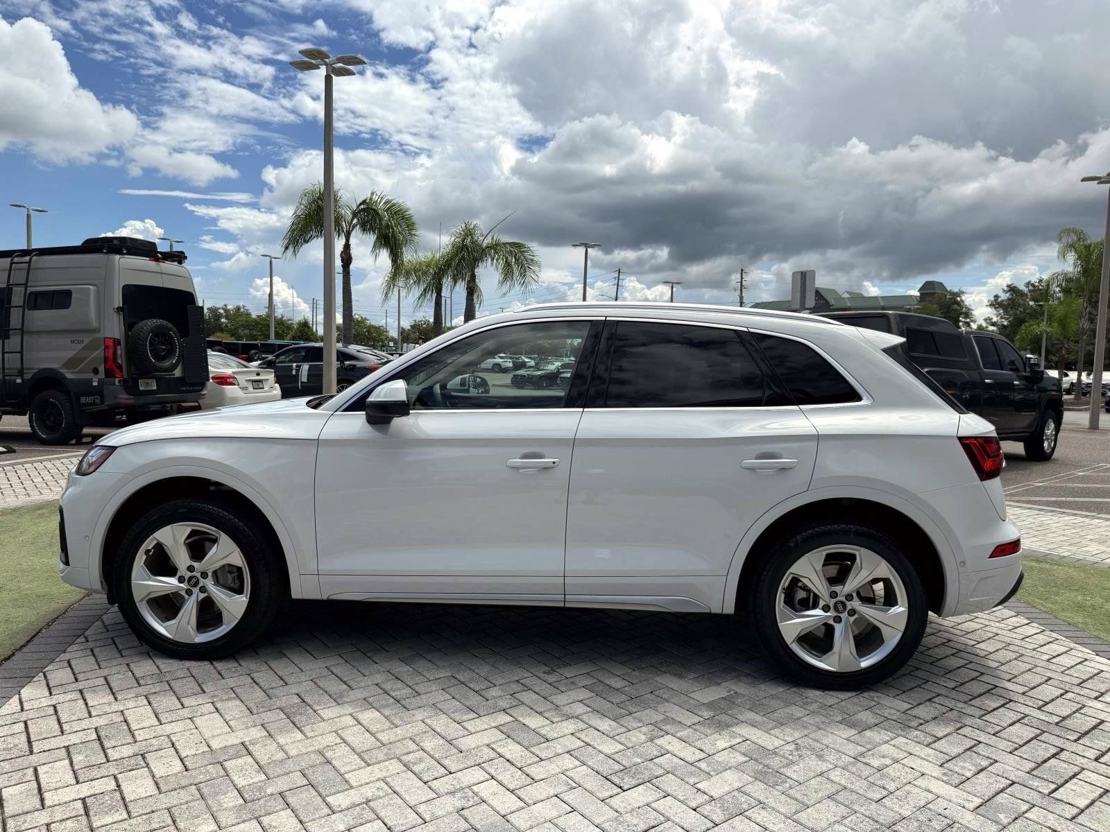 Used 2021 Audi Q5 Prestige AWD/4WD image 3