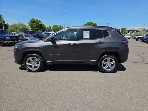 Used 2023 Jeep Compass Latitude w/ Convenience Group AWD/4WD image 11