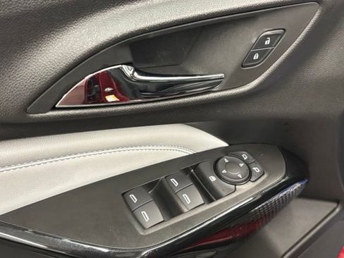 Used 2025 Chevrolet Trax LT w/ Sunroof Package FWD image 14