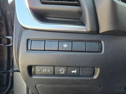 Used 2025 Nissan Rogue SV image 20