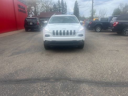 Used 2016 Jeep Cherokee Latitude w/ Comfort/Convenience Group AWD/4WD image 26