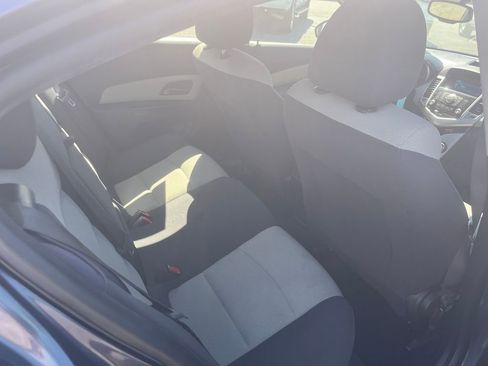 Used 2014 Chevrolet Cruze LS image 24