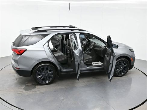 Used 2023 Chevrolet Equinox RS image 46