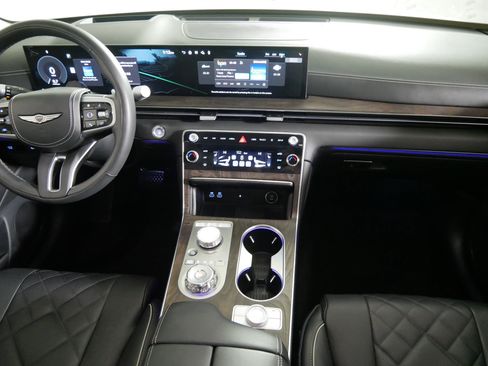 Used 2025 Genesis GV80 3.5T Prestige AWD/4WD image 10