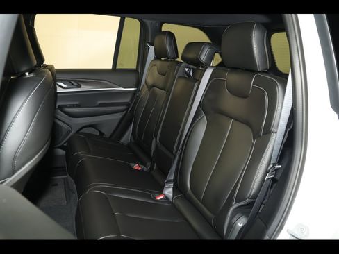 New 2025 Jeep Grand Cherokee Limited image 21