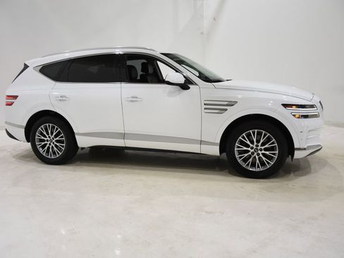 Used 2024 Genesis GV80 2.5T image 3
