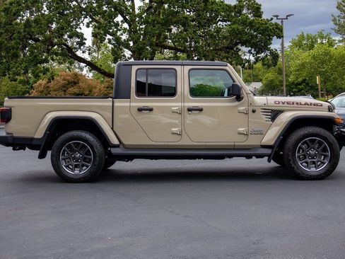 Used 2020 Jeep Gladiator Overland image 6