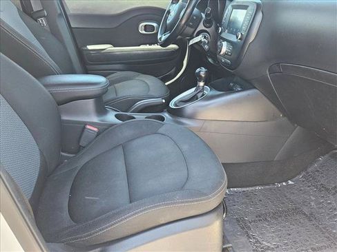Used 2018 Kia Soul + FWD image 20
